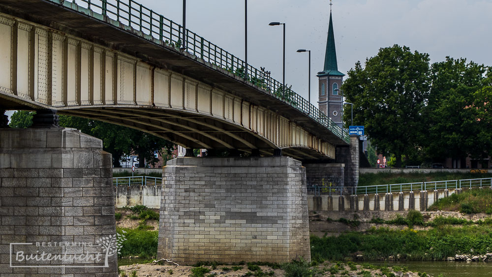 brug naar Maaseik