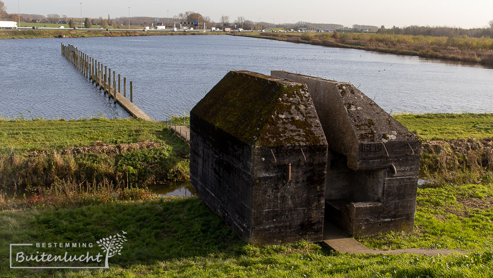 De NIeuwe Hollandse Waterlinie, met Bunker 599 op de voorgrond