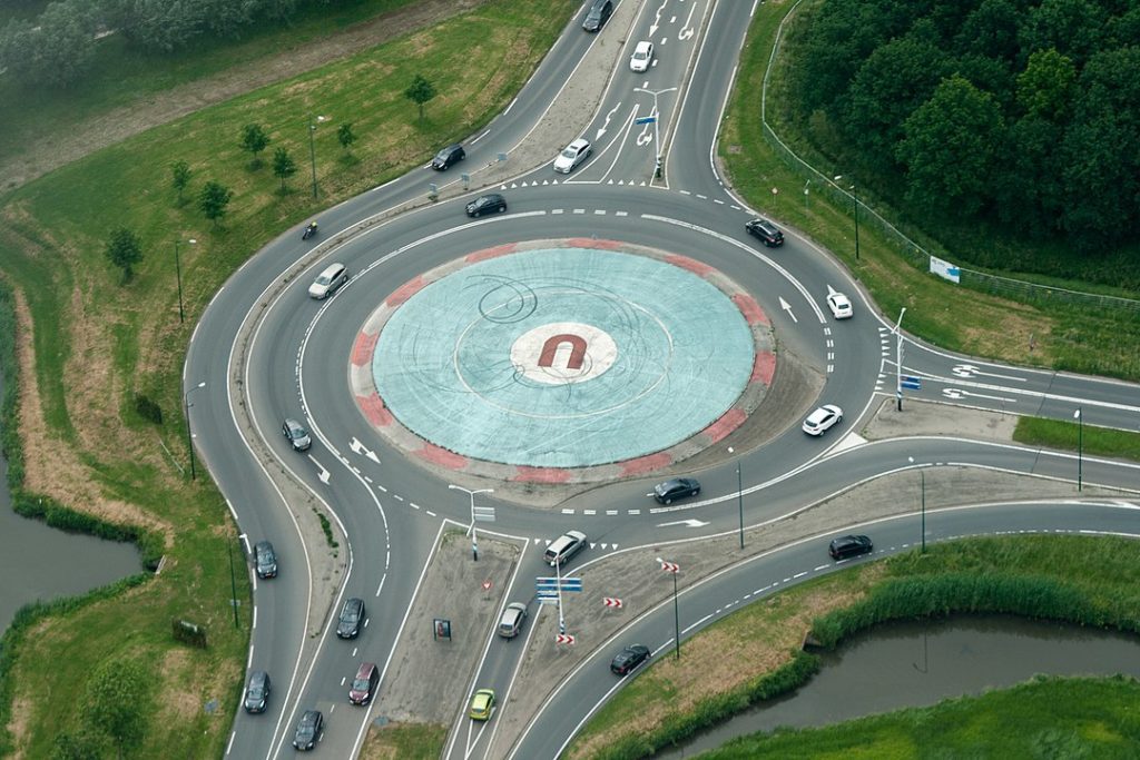 De parkeerplaats voor ufo's, onderdeel van het kunstwerk Landingsbaan voor Buitenaardse Culturen