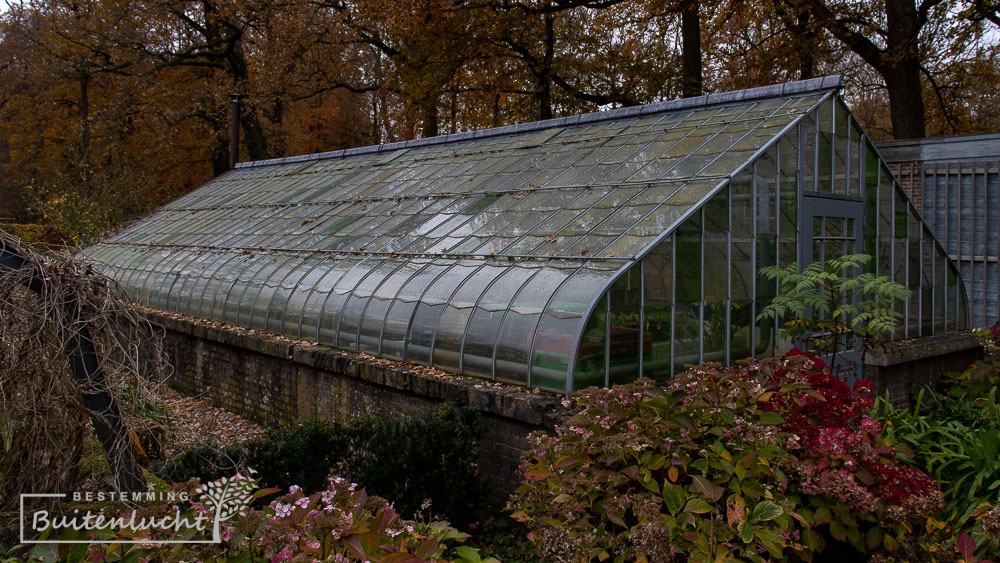 kassen in de kasteeltuin Neerijnen