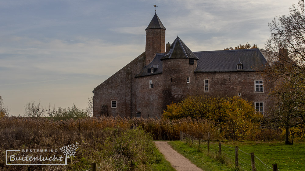 Kasteel Waardenburg