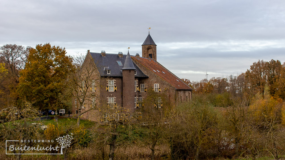 Kasteel Waardenburg