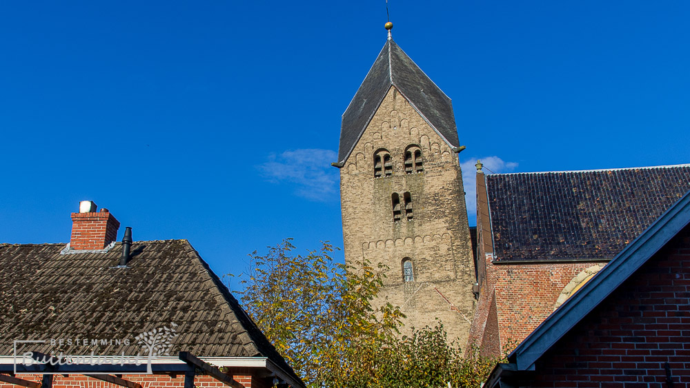 De scheefste toren van Nederland in Bedum