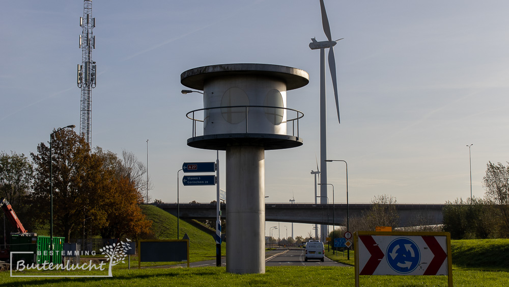 De verkeerstoren van de landingsbaan in Houten