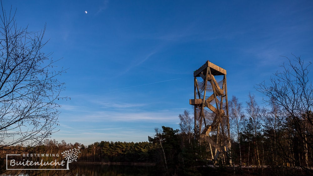 UItkijktoren in de Lommelse Sahara