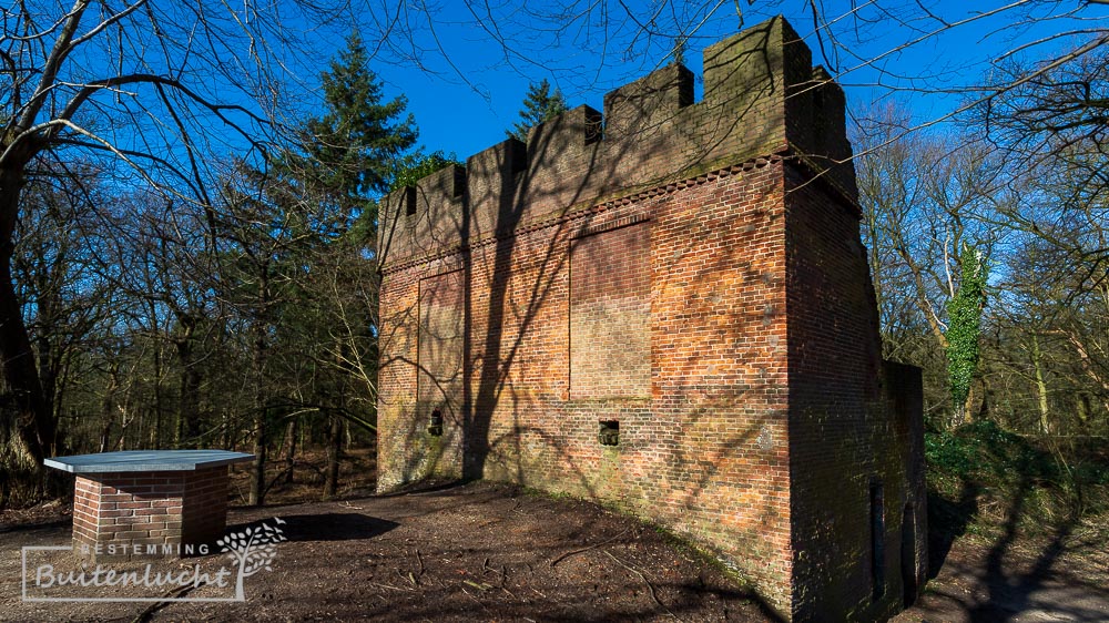 Ruine van boswachterswoning op de Grebbeberg en de Koningstafel