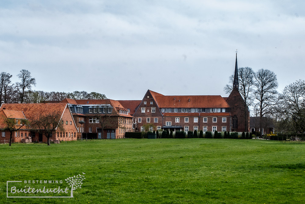 Klooster Burlo bij eindpunt Kommiezenpad