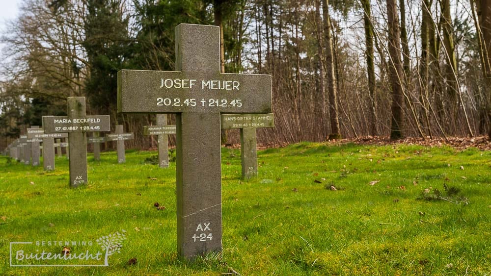 Graf Josef Meijer, één dag oud, op Duitse Oorlogsbegraafplaats