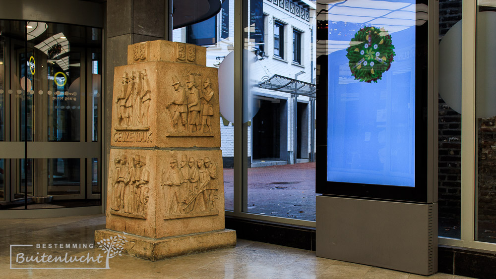 Origineel van het grensmonument Geuzendijk