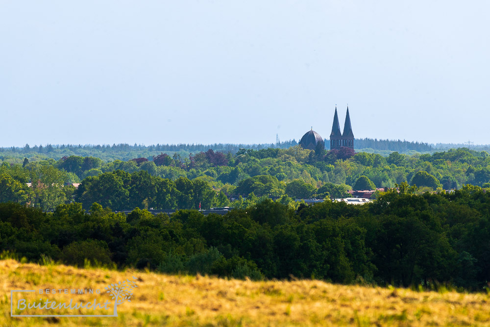 De Sint Brigidakerk in Geldrop vanaf het Dak van Brabant