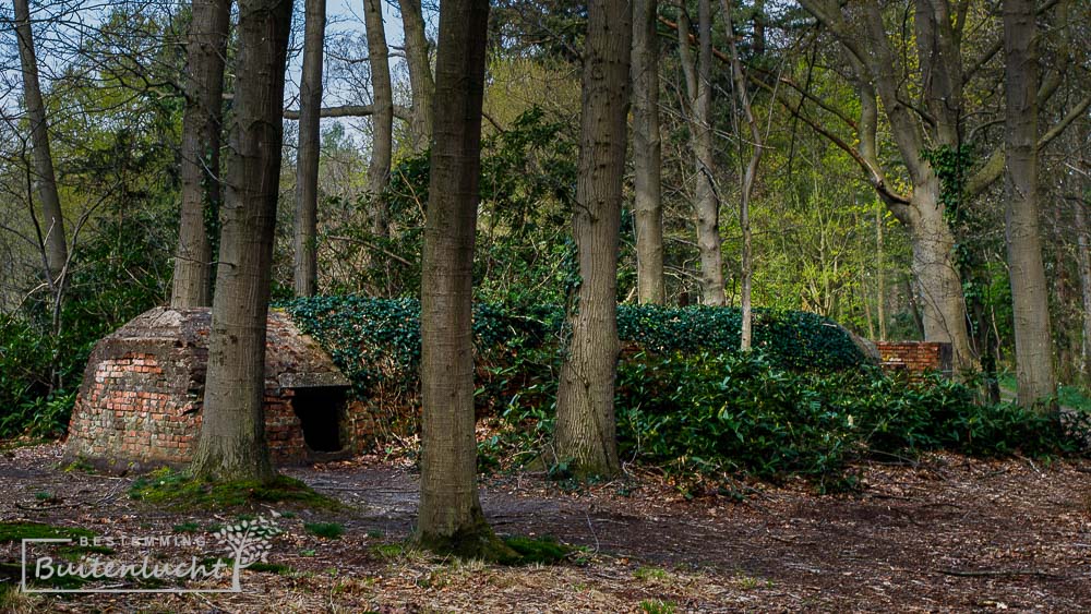 Wandelen langs oude bunker uit WO-II