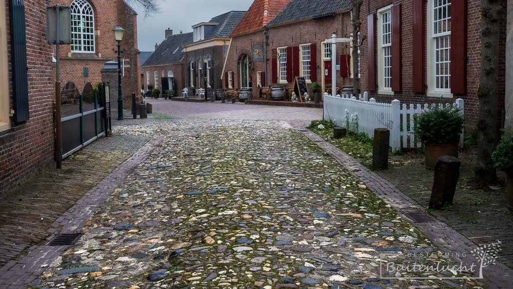 keien als straat in Bronkhorst