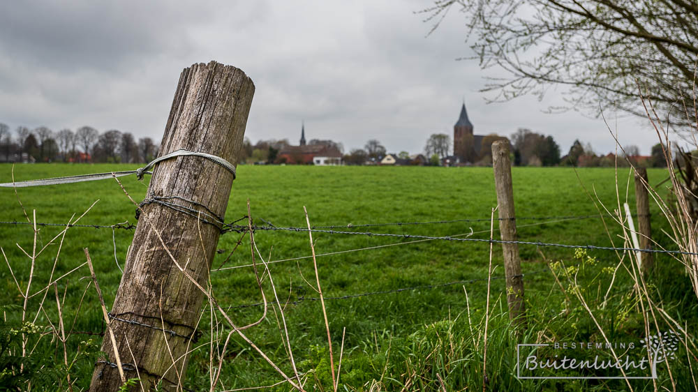 doorkijkje tijdens het wandelen van Steenderen naar Bronkhorst