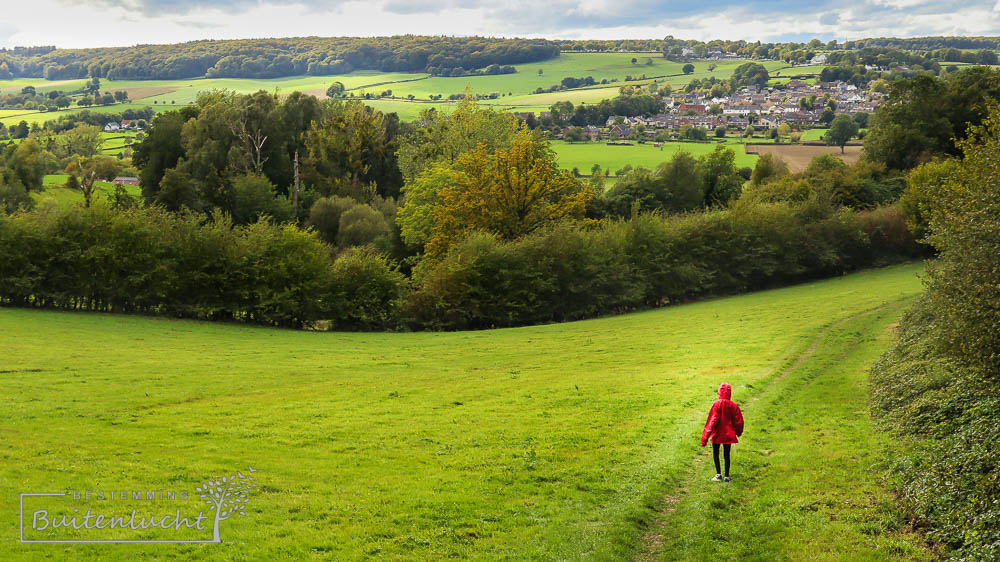 In Epen wandelen, het geuldal en rechtsboven Epen