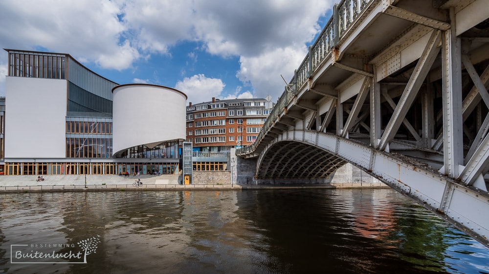 Stadswandeling gaat langs de Pont de France in Namen