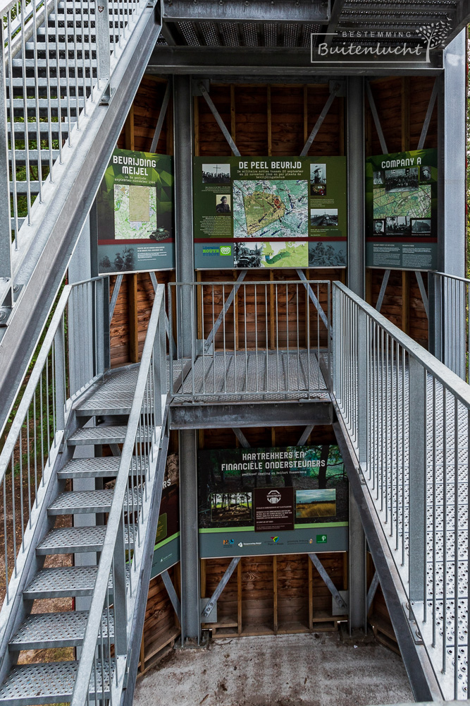 Interieur van de uitkijktoren in Meijel aan de rand van de Groote Peel