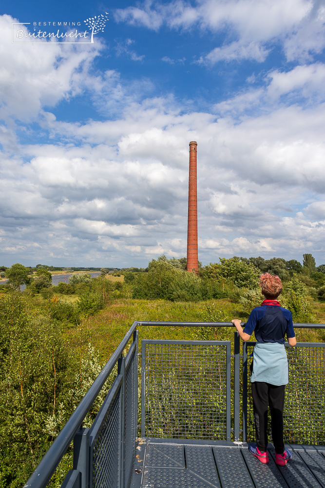 Zoicht vanaf uitkijktoren op de oude steenfabriek Fortmond 