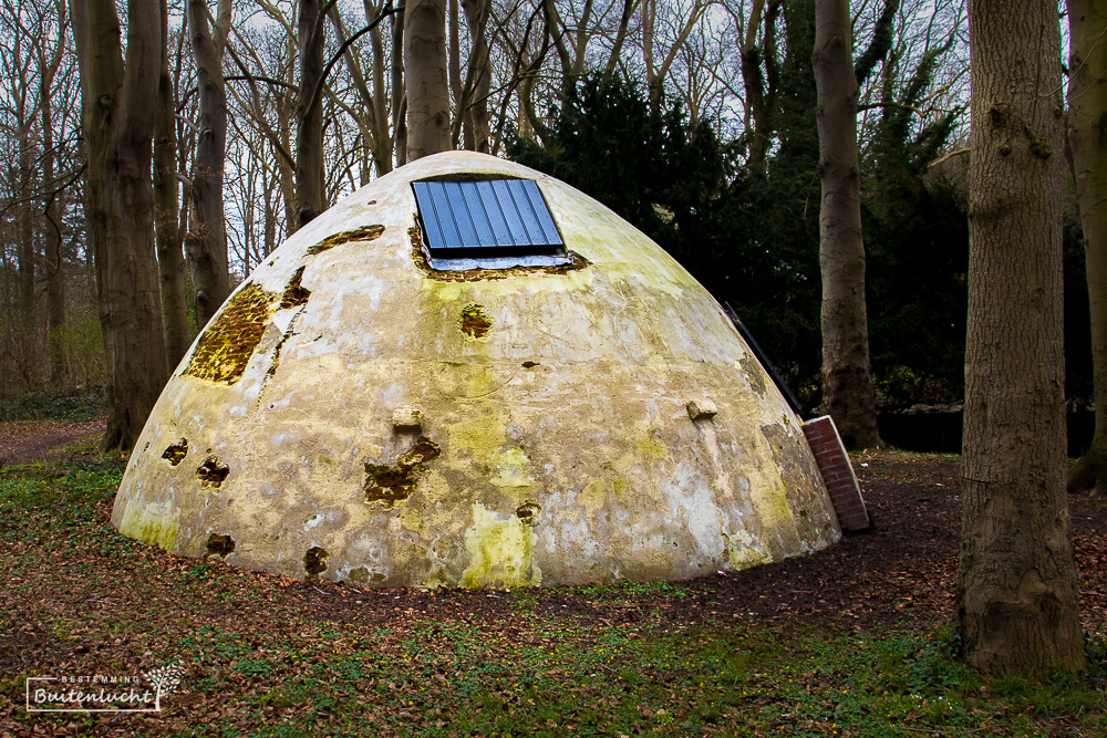 Iglo achter het ziekenhuis