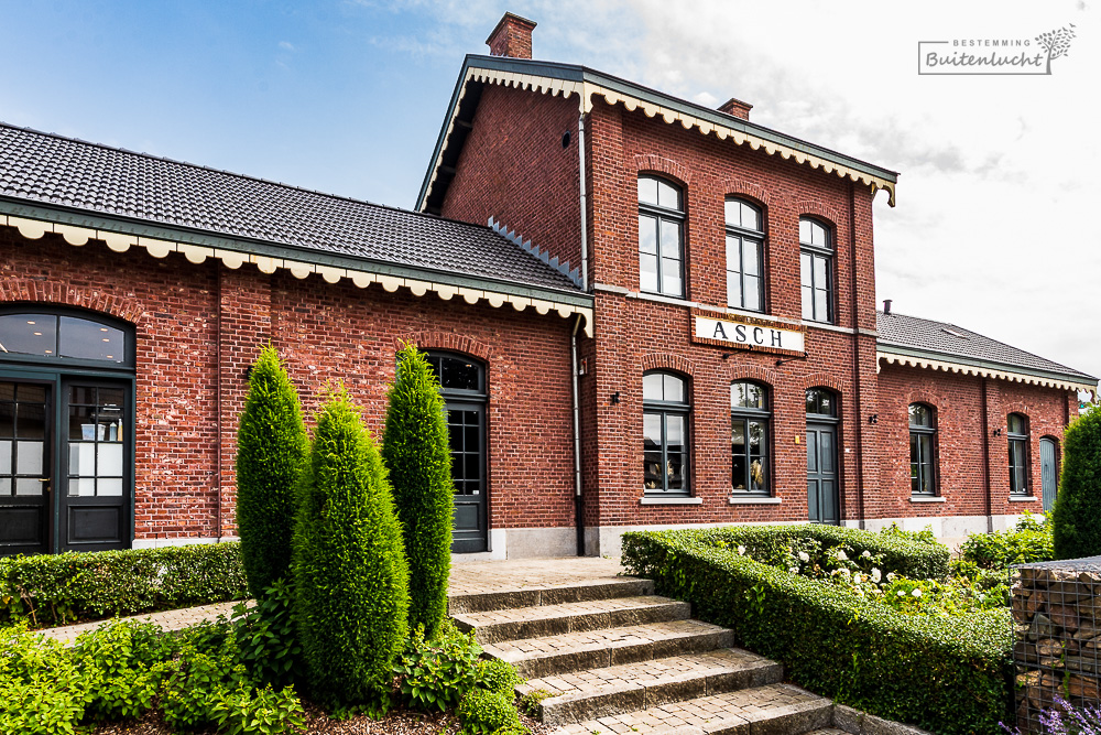 Het stationsgebouw As