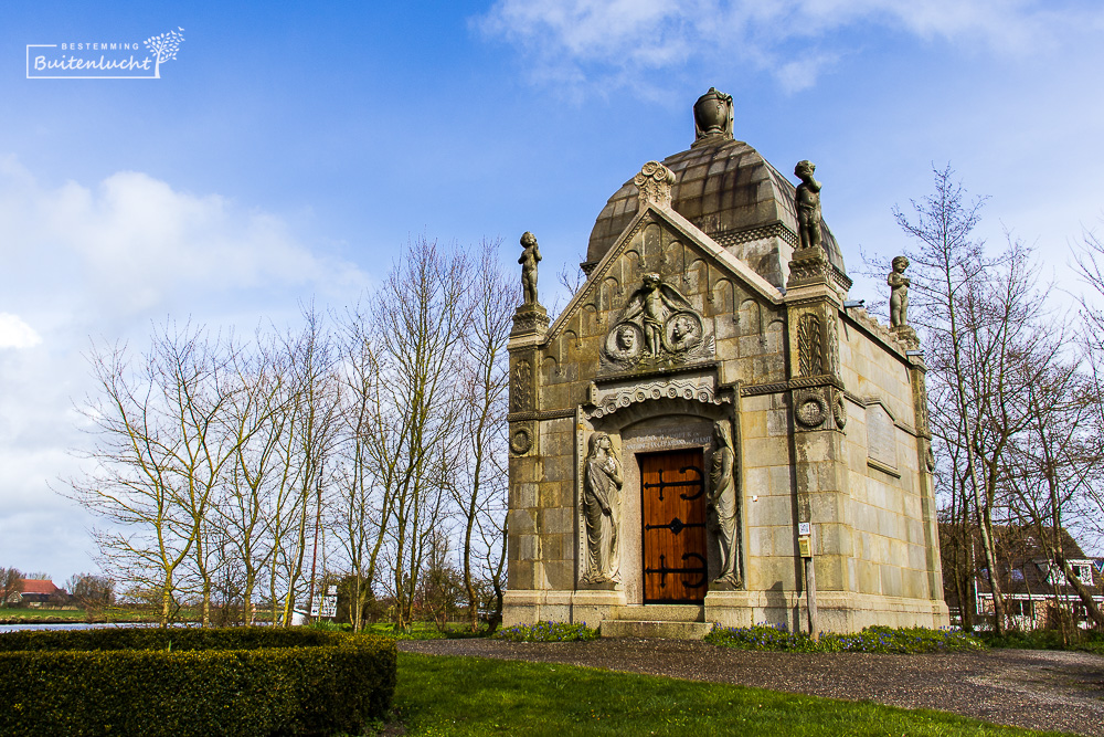 Mausoleum van Cooper in Akkrum